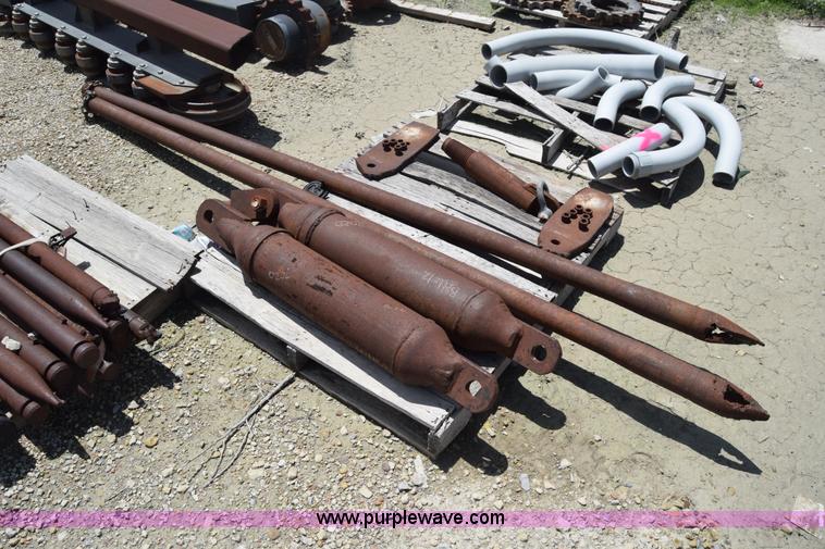 image for item CB9345 (12) hydraulic breakers