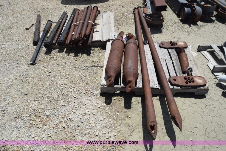 image for item CB9345 (12) hydraulic breakers