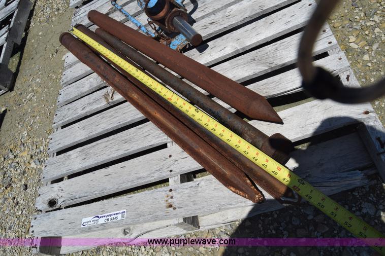 image for item CB9345 (12) hydraulic breakers