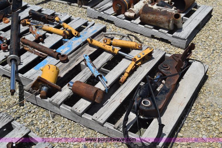 image for item CB9349 Hydraulic parts