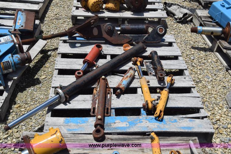 image for item CB9349 Hydraulic parts