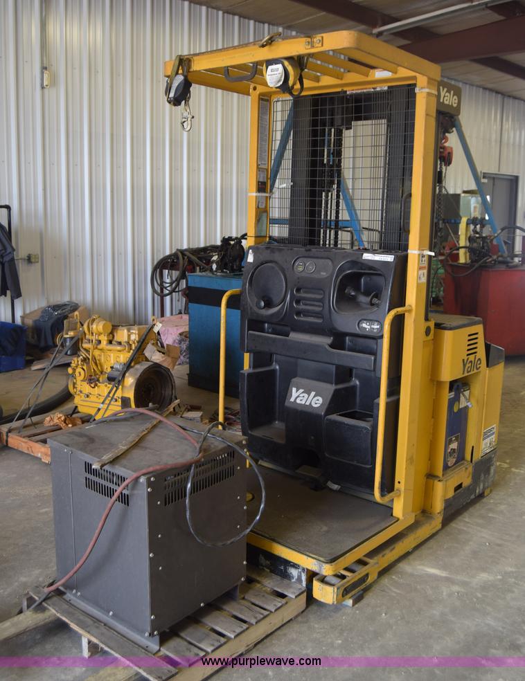 image for item CB9373 Yale material handler