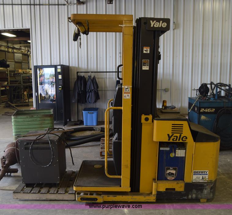 image for item CB9373 Yale material handler