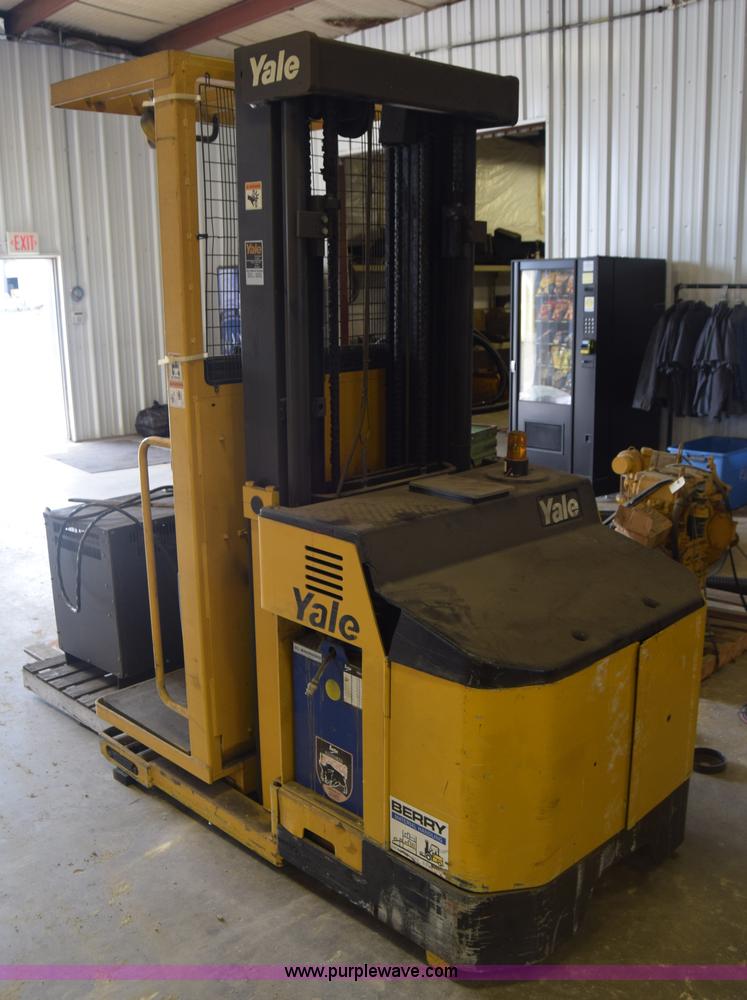 image for item CB9373 Yale material handler
