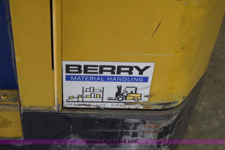 image for item CB9373 Yale material handler