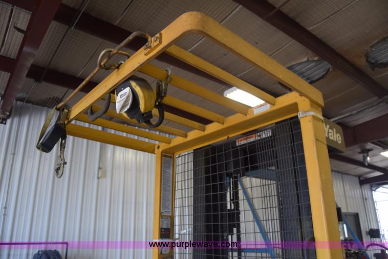 image for item CB9373 Yale material handler