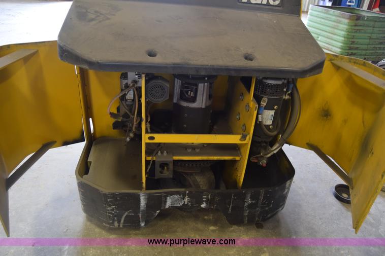 image for item CB9373 Yale material handler