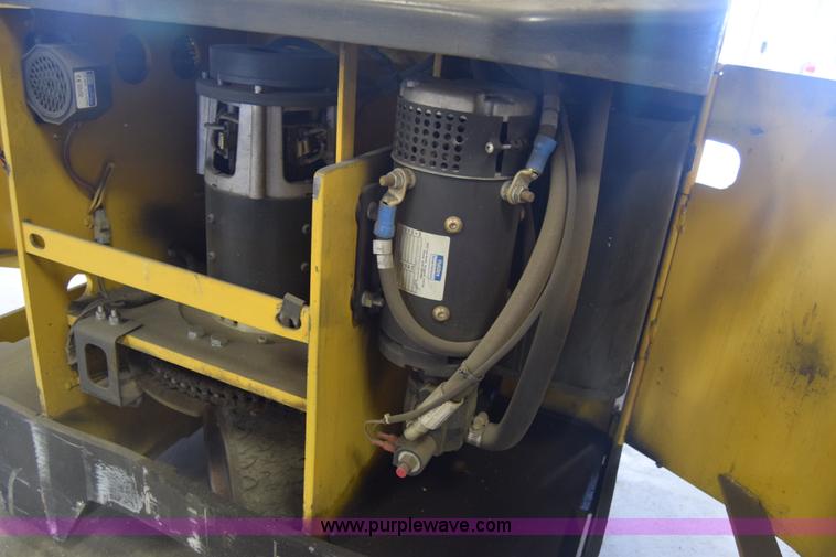 image for item CB9373 Yale material handler