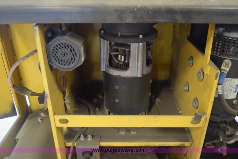 image for item CB9373 Yale material handler