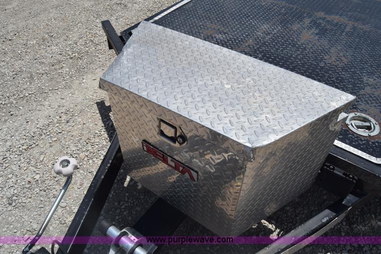 image for item CB9394 2013 IW Eliminator tilt deck trailer