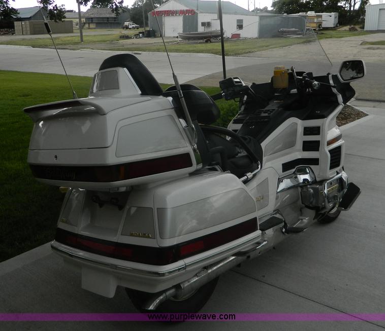 image for item D6173 1996 Honda GL1500SE Gold Wing motorcycle