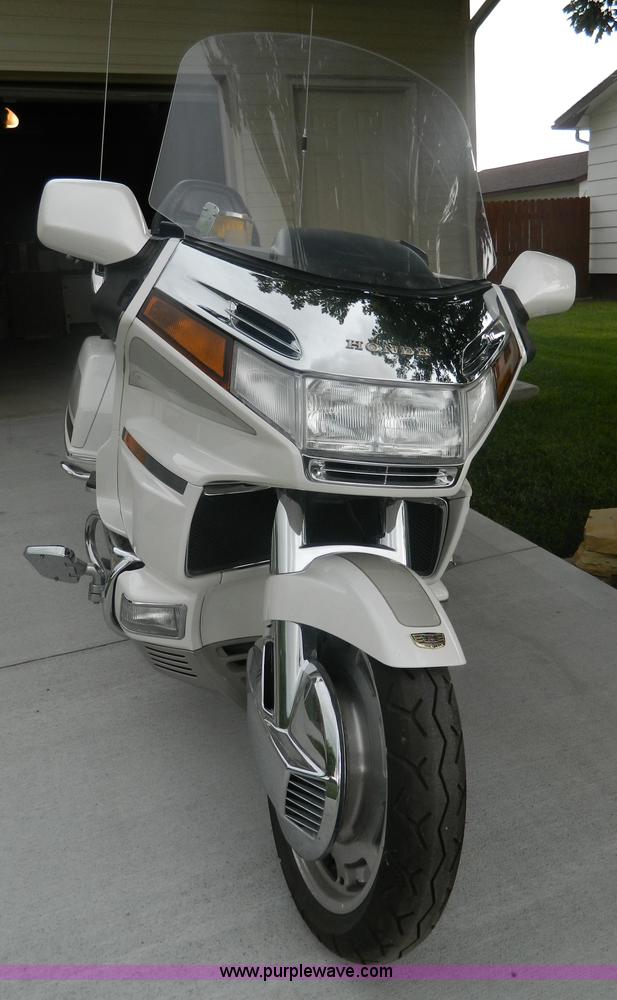 image for item D6173 1996 Honda GL1500SE Gold Wing motorcycle
