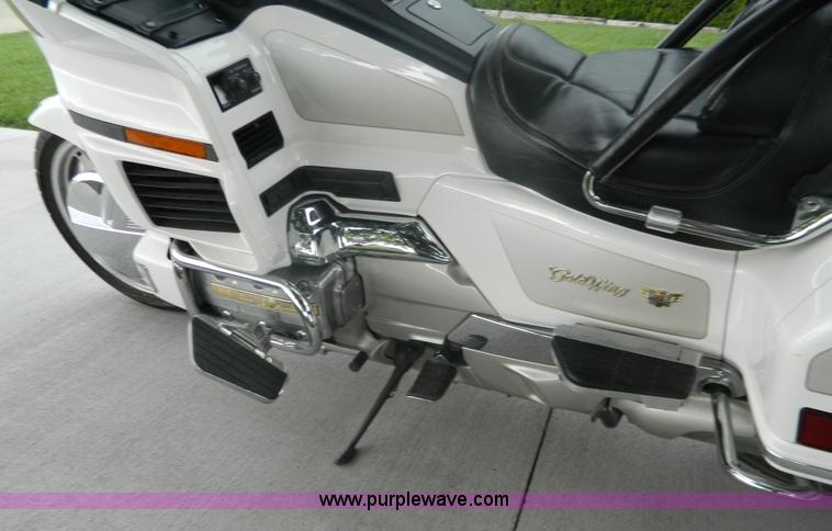 image for item D6173 1996 Honda GL1500SE Gold Wing motorcycle