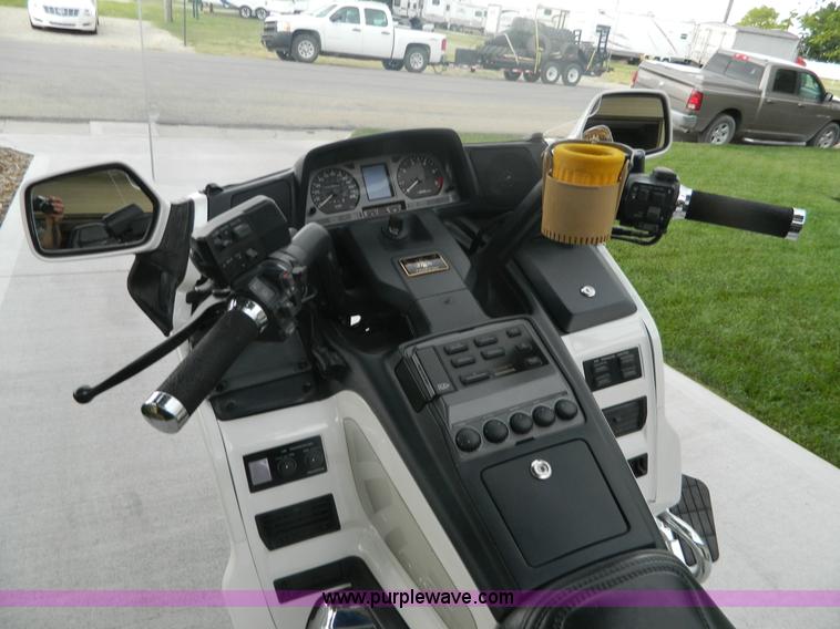 image for item D6173 1996 Honda GL1500SE Gold Wing motorcycle