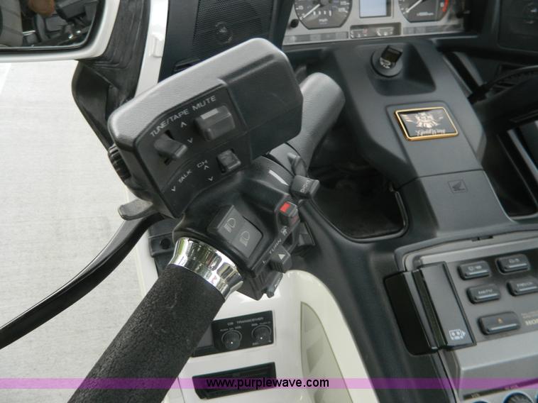 image for item D6173 1996 Honda GL1500SE Gold Wing motorcycle