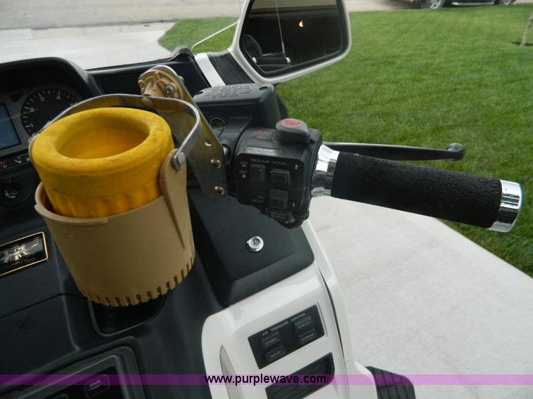 image for item D6173 1996 Honda GL1500SE Gold Wing motorcycle