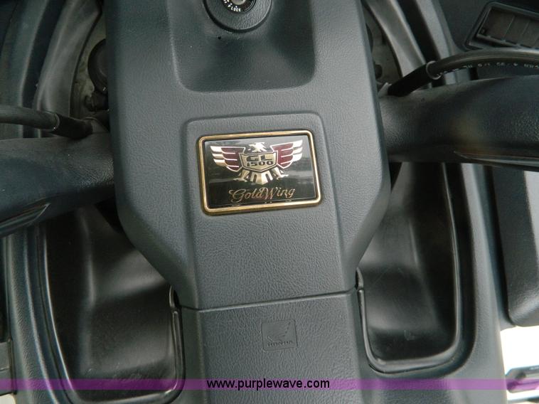 image for item D6173 1996 Honda GL1500SE Gold Wing motorcycle