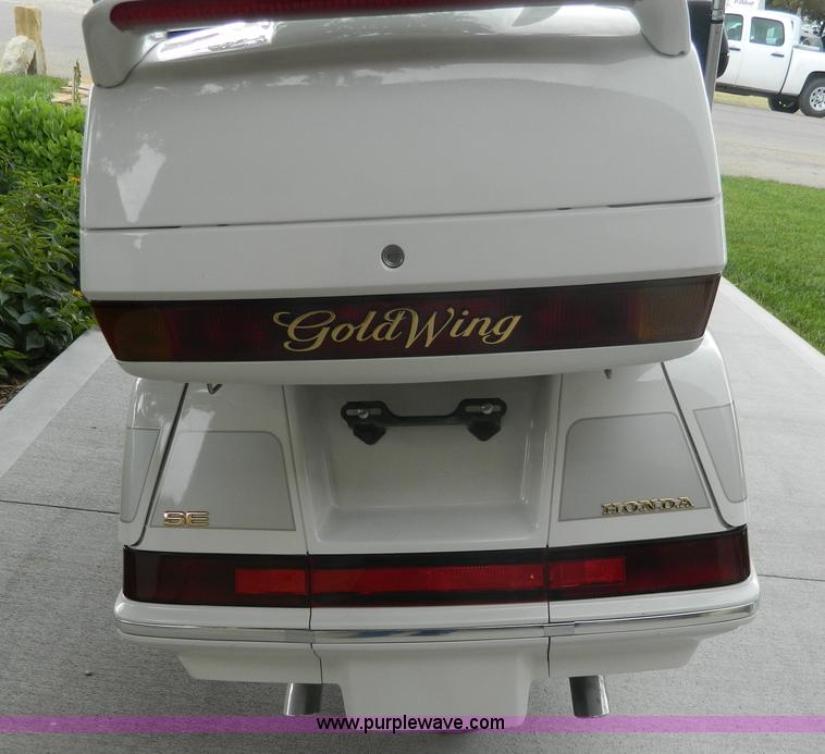 image for item D6173 1996 Honda GL1500SE Gold Wing motorcycle