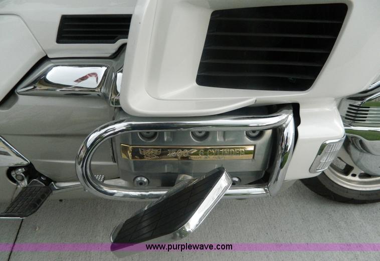 image for item D6173 1996 Honda GL1500SE Gold Wing motorcycle