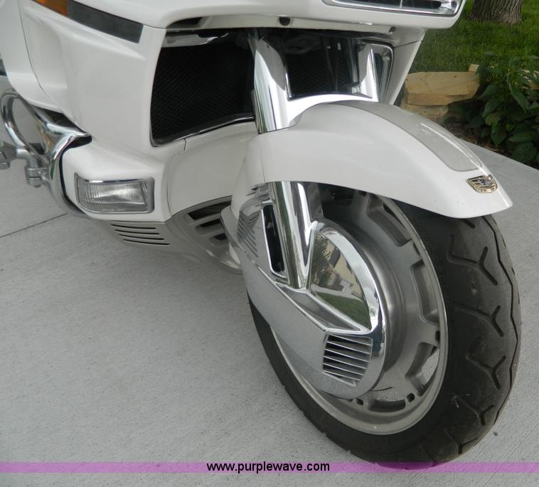 image for item D6173 1996 Honda GL1500SE Gold Wing motorcycle