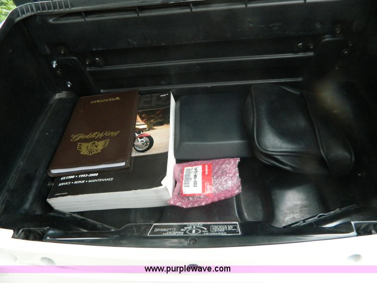 image for item D6173 1996 Honda GL1500SE Gold Wing motorcycle