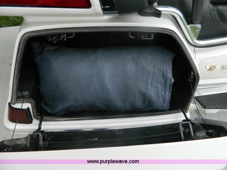 image for item D6173 1996 Honda GL1500SE Gold Wing motorcycle