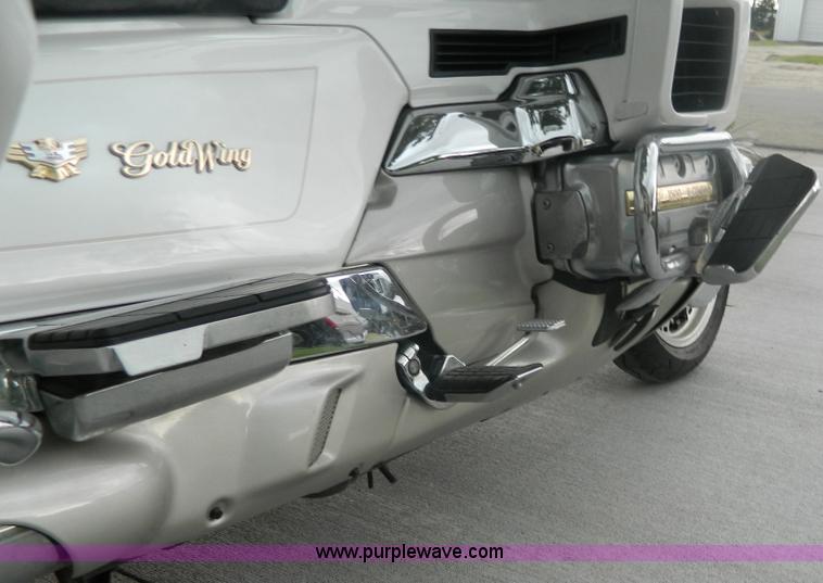 image for item D6173 1996 Honda GL1500SE Gold Wing motorcycle