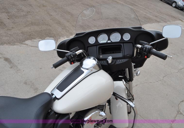 image for item G7409 2014 Harley Davidson FLHTP Electra-glide Police motorcycle