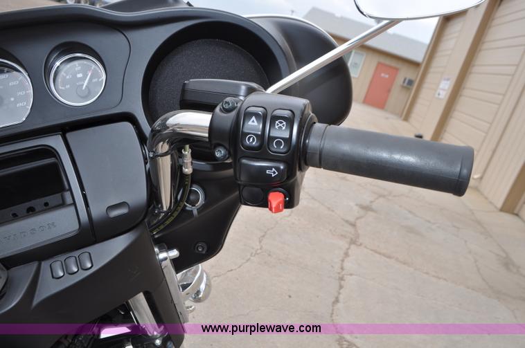 image for item G7409 2014 Harley Davidson FLHTP Electra-glide Police motorcycle