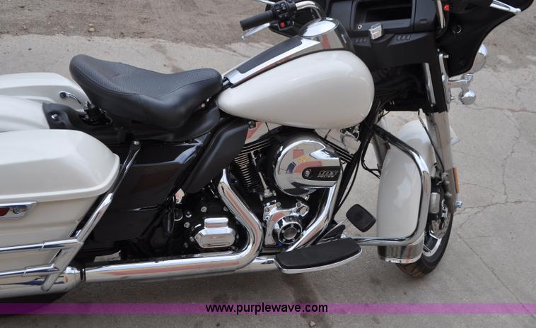 image for item G7409 2014 Harley Davidson FLHTP Electra-glide Police motorcycle