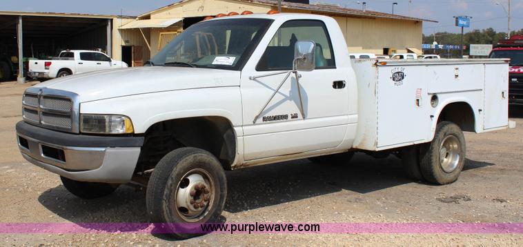 image for item J4349 1999 Dodge Ram 3500 utility truck