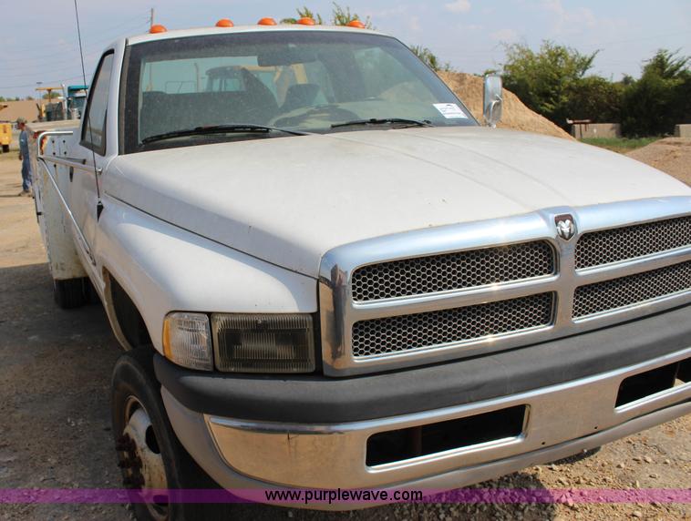 image for item J4349 1999 Dodge Ram 3500 utility truck