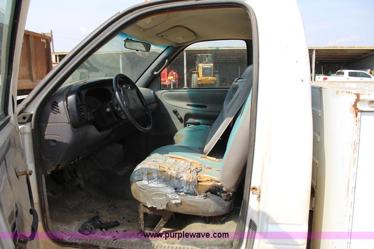 image for item J4349 1999 Dodge Ram 3500 utility truck