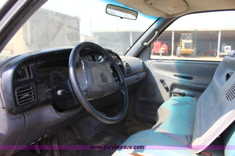 image for item J4349 1999 Dodge Ram 3500 utility truck