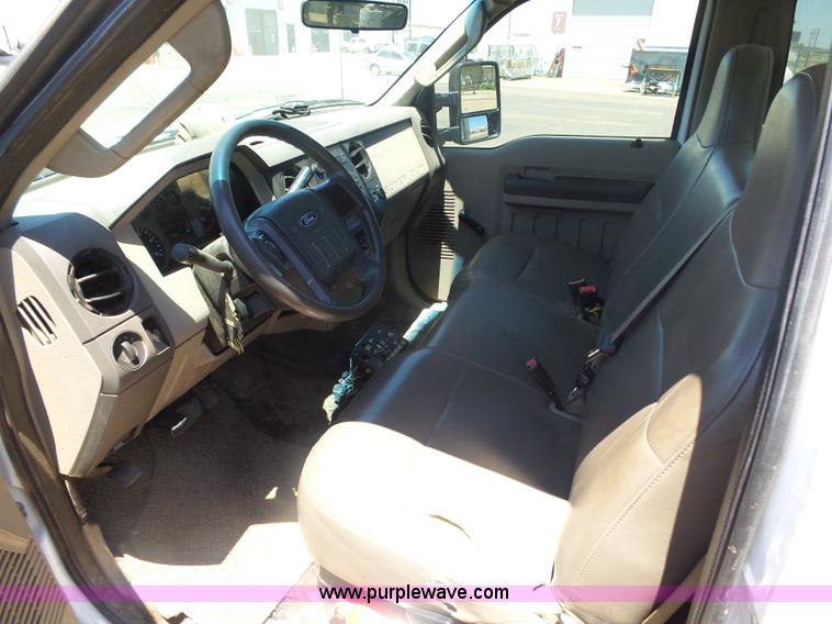 image for item J6015 2008 Ford F450 service truck with crane