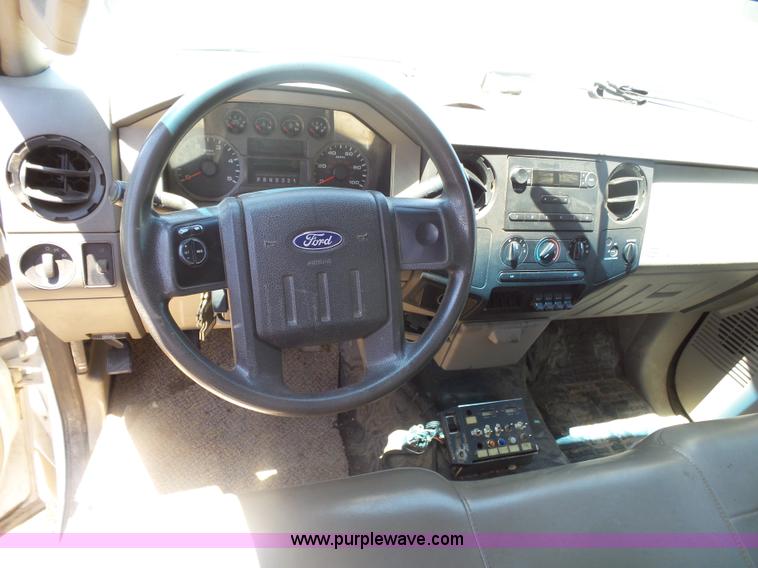 image for item J6015 2008 Ford F450 service truck with crane