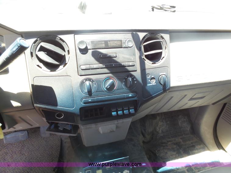 image for item J6015 2008 Ford F450 service truck with crane