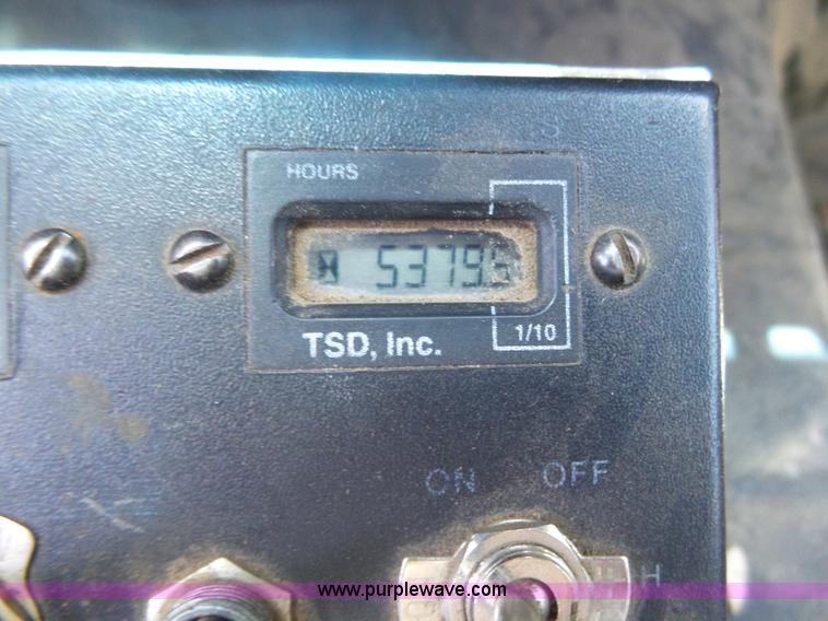 image for item J6015 2008 Ford F450 service truck with crane