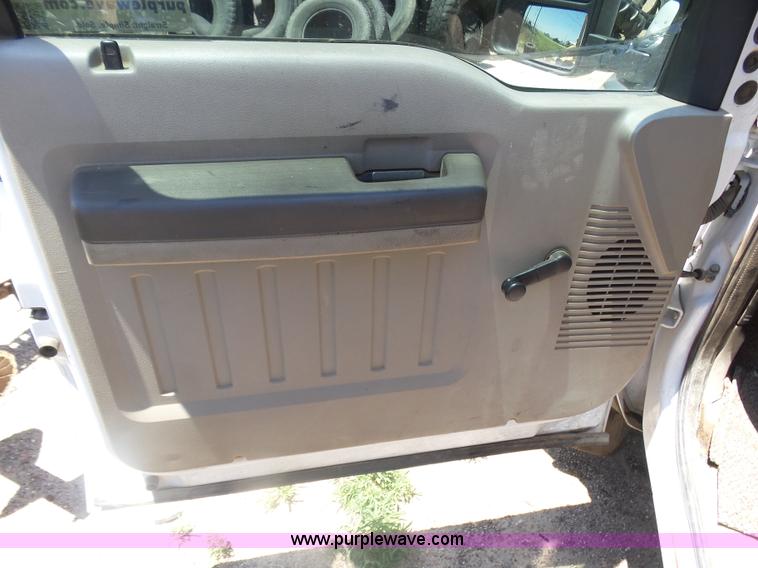 image for item J6015 2008 Ford F450 service truck with crane