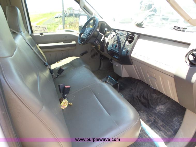 image for item J6015 2008 Ford F450 service truck with crane