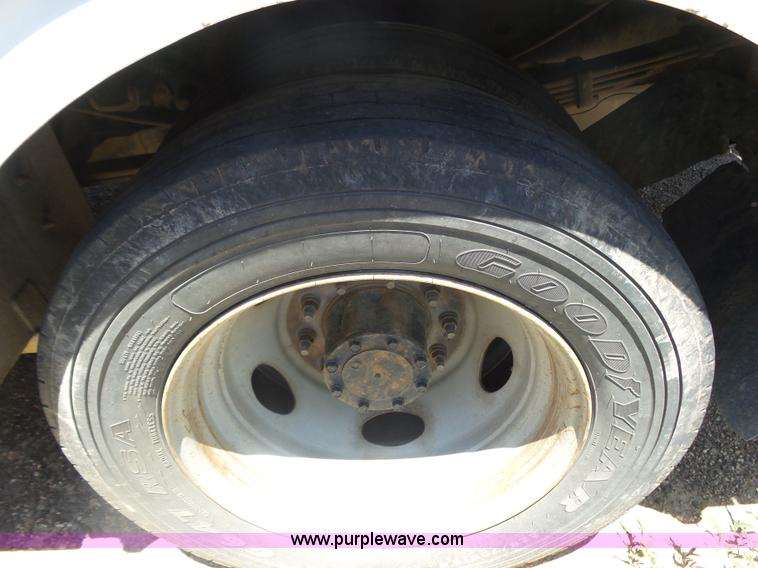 image for item J6015 2008 Ford F450 service truck with crane