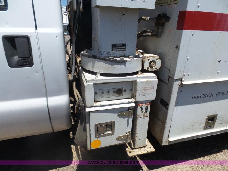 image for item J6015 2008 Ford F450 service truck with crane