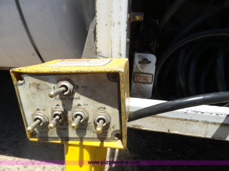 image for item J6015 2008 Ford F450 service truck with crane