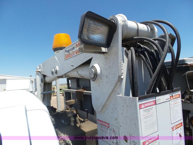 image for item J6015 2008 Ford F450 service truck with crane