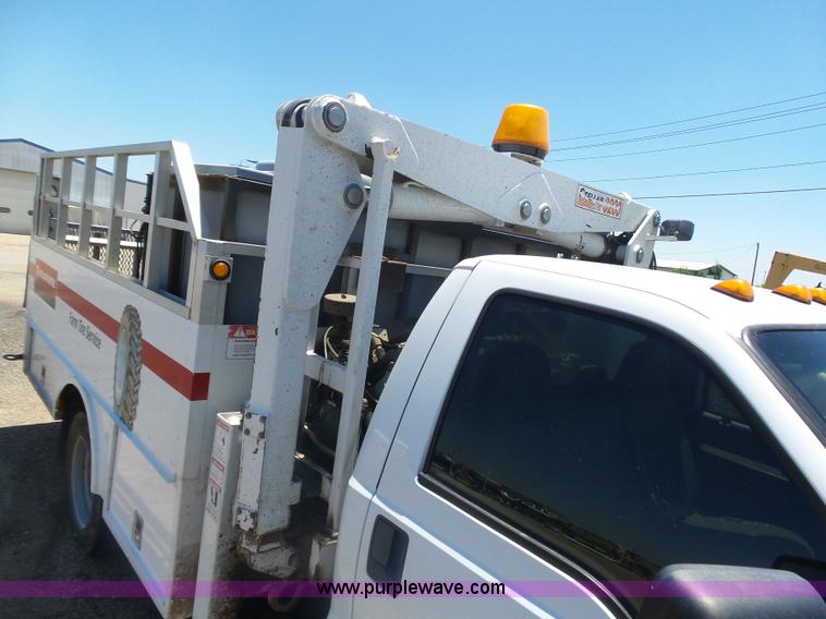 image for item J6015 2008 Ford F450 service truck with crane