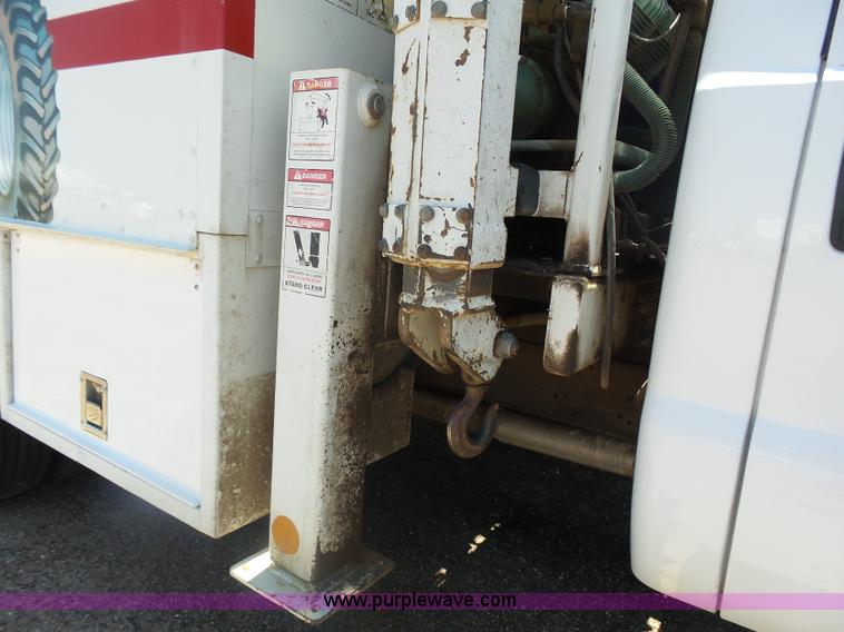 image for item J6015 2008 Ford F450 service truck with crane