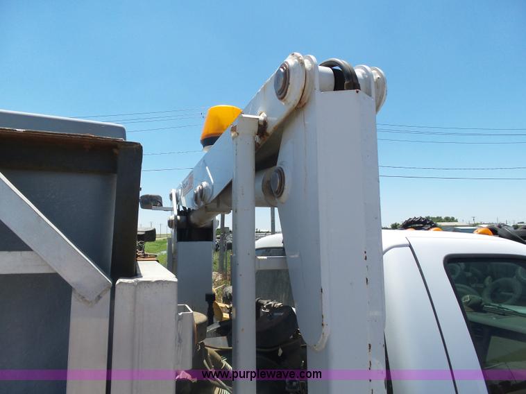 image for item J6015 2008 Ford F450 service truck with crane