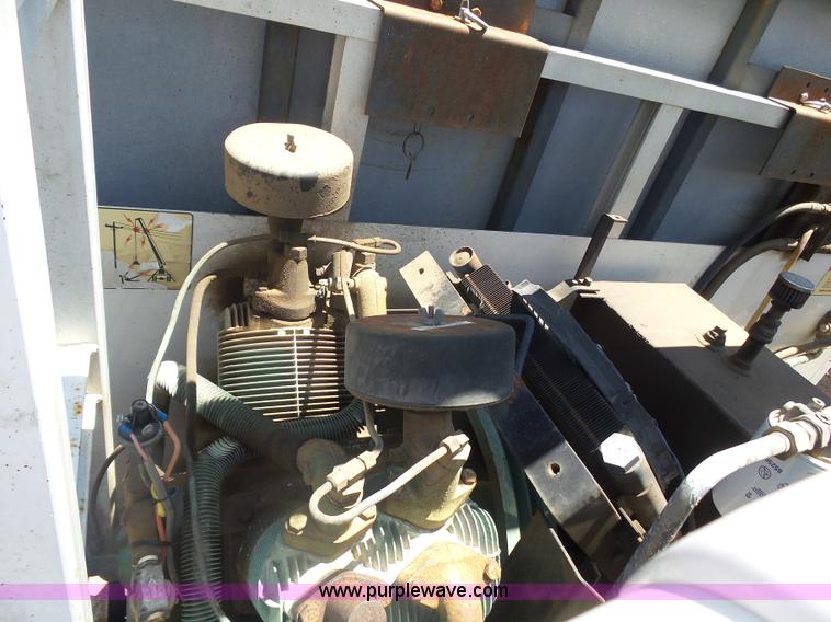 image for item J6015 2008 Ford F450 service truck with crane