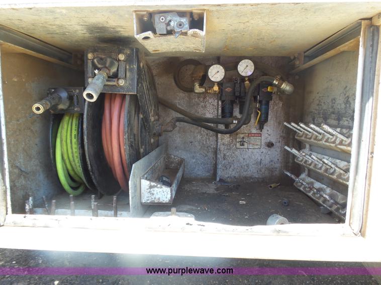 image for item J6015 2008 Ford F450 service truck with crane