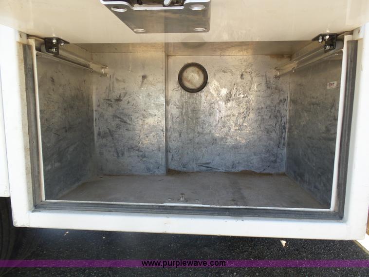 image for item J6015 2008 Ford F450 service truck with crane